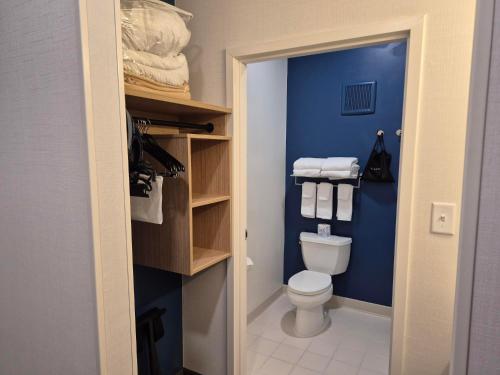 Fairfield Inn & Suites Lancaster - image 12