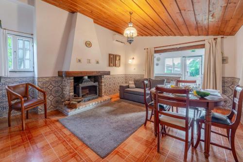 Garden House at Fountain Retreat I Pool, Jacuzzi & Sports Escape chambre d'hôte Gandarinha