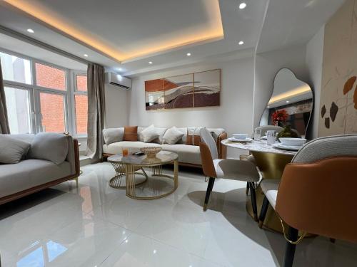 Chic & Modern 1-Bedroom Apartment in Prime Mayfair H2, London