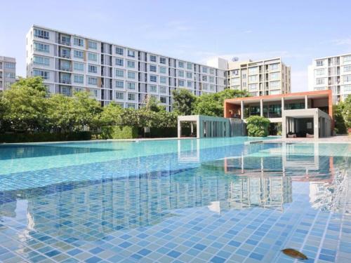 Condo is next to the mall Big swimming pool in Fah Ham