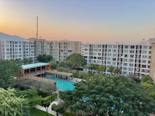 Condo is next to the mall Big swimming pool in Fah Ham