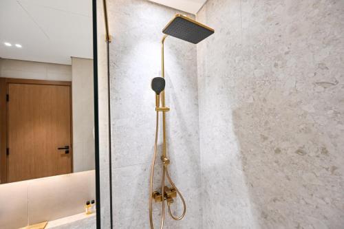 Fully Furnished Luxury 1BR with Pool and Gym, Dubai (photo 9)