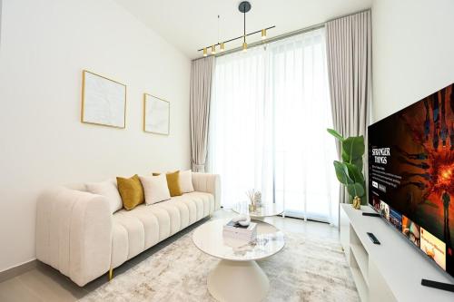 Modern 1BR Fully Furnished with Balcony and Gym, Dubái