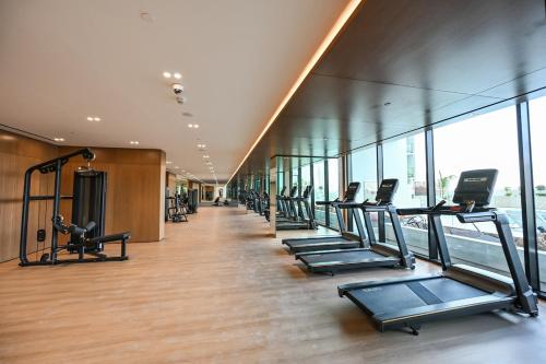 Modern 1BR Fully Furnished with Balcony and Gym, Dubai (foto 8)