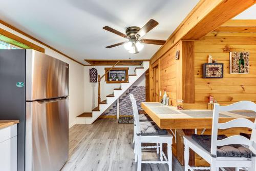 10 Mi to Newfoundland Lake Updated Forest Retreat in 布里斯托爾(NH)