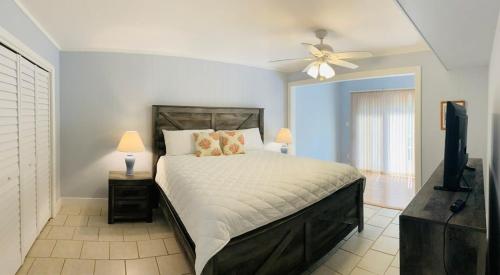 Apartment room in North Myrtle Beach B beautiful triplex unit