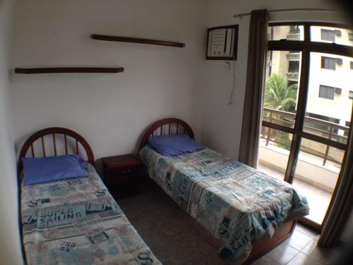 Three-Bedroom Apartment with Balcony image 5