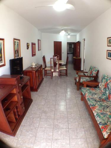 Three-Bedroom Apartment with Balcony image 2