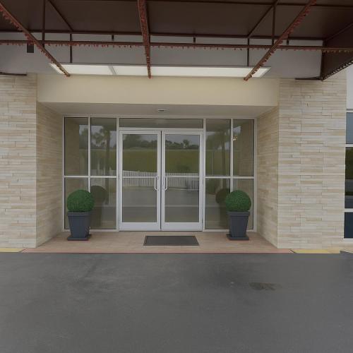 Baymont by Wyndham Florida City - image 6