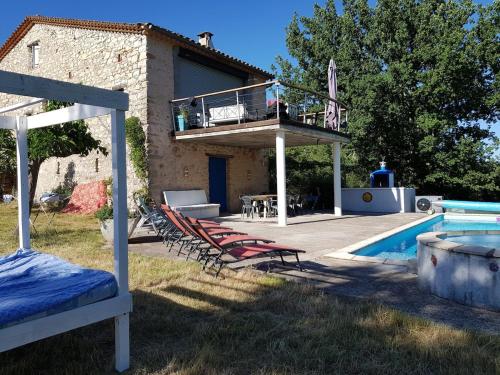 حديقة, Le mas roux in Ganges