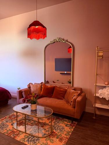 ทัศนียภาพภายนอกโรงแรม, The Lillie at The Bank by Coorie Doon Stays in ทรูน