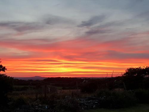 A szálláshely kívülről, Penrhos Bach in Llannerch-y-Medd