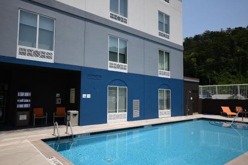 Holiday Inn Express & Suites Caryville an IHG Hotel - image 14