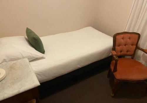 1 twin bed