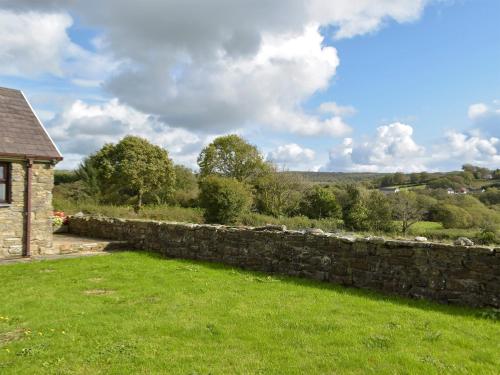 Viesnīcas āriene, Ty Hir in Llangyndeyrn