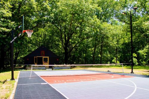 Pickleball Pool Hot Tub