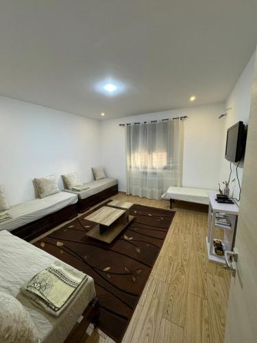 Appartement T3 moderne avec place de parking in Akid Lotfi