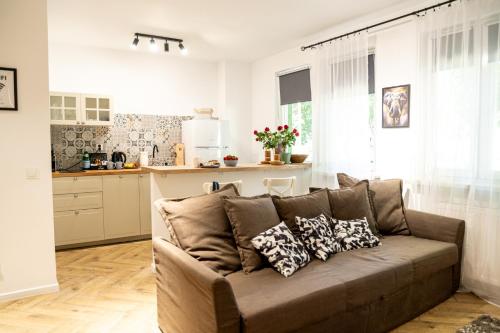 Hop & Lulu Park Studio