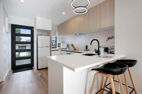 Modern Townhouse near Mount Mangere and Airport, Auckland (fotografie 8)