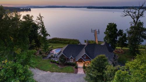 . Veazey Cove Coastal Lodge BAYFRONT with POOL and DOCK