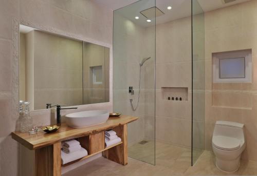 Beach Front Pool Villa with Free Minibar image 1