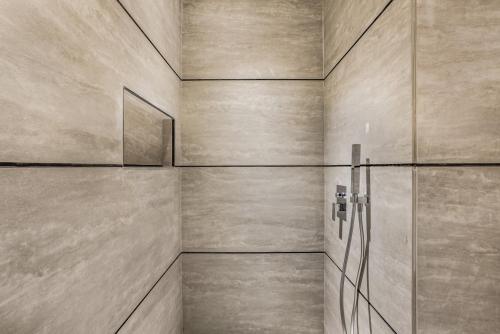 Boutique Living in JVC - image 8