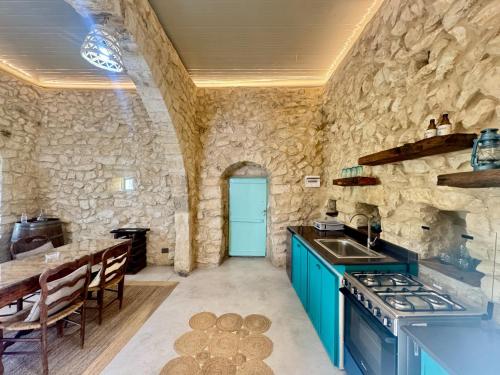 Alma Del Monte Stone House w Pool Terrace in Monsef