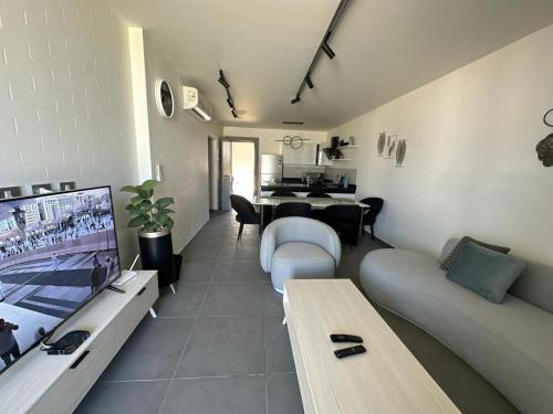 Modern 3BR Chalet in Fouka Bay Lagoon View in Zawiyat Ailat Nuh