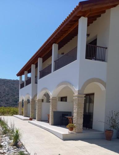 Ngoại cảnh khách sạn, Vina Oliva Resort in Pissouri