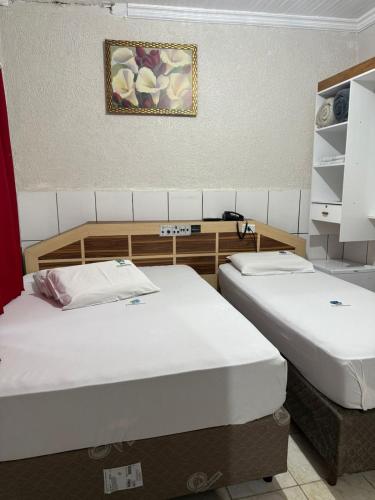 1 double bed, 1 twin bed