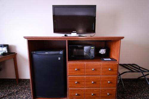 Canby Inn and Suites