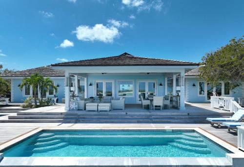 Exterior view, Bahari House - Luxury Oceanfront Villa with Spectacular View, Pool, Spa and Dock in George Town