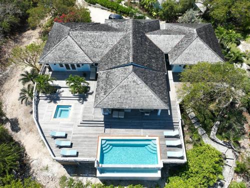 Exterior view, Bahari House - Luxury Oceanfront Villa with Spectacular View, Pool, Spa and Dock in George Town