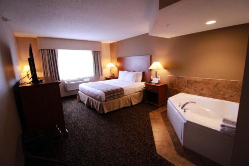 Canby Inn and Suites