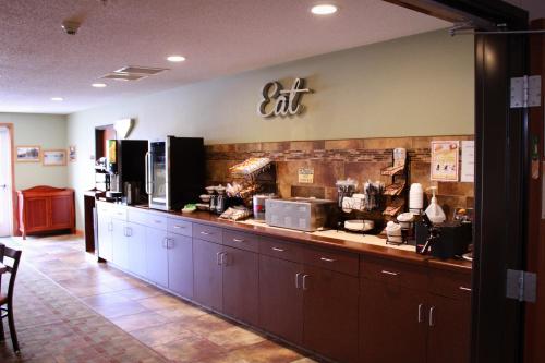Canby Inn and Suites