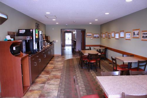 Canby Inn and Suites