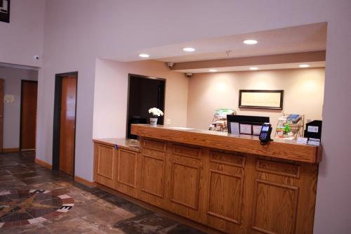 Canby Inn and Suites