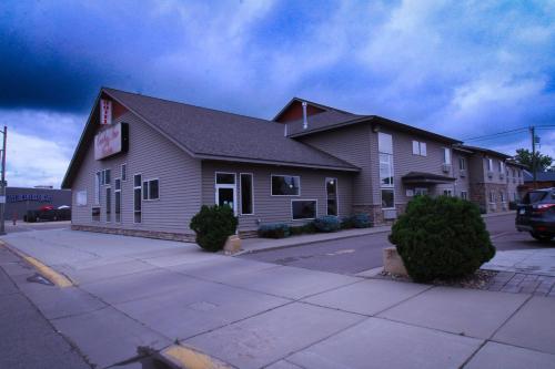 Canby Inn and Suites