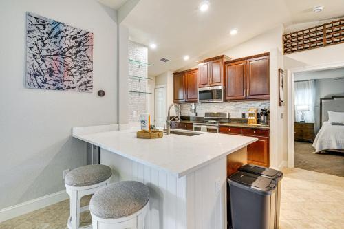 6 Mi to Beach Family Oasis with Pool in Cape Coral in كاب كورال