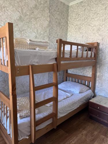 1 bunk bed