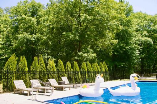 Pickleball Pool Hot Tub in Michigan City, USA