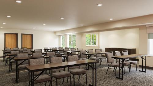 Garner Hotel Idaho Falls Southwest by IHG - 회의실/연회장