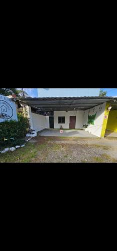 Esterno, Espinosa Alvinio Dolega in Dolega