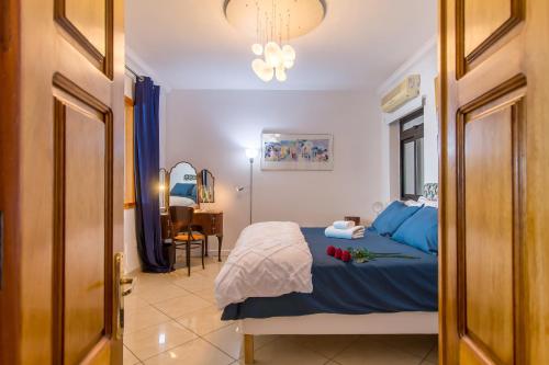 A Magnificent Sunny Seafront Apart Sliema - Happy Rentals - image 4