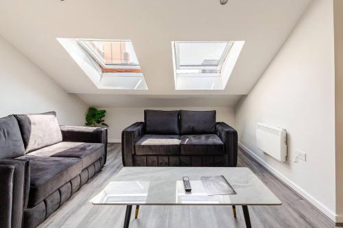 2-Bed Apartment with Sofa Bed, Sleeps up to 6, Perfect for Groups & Familie, Liverpool