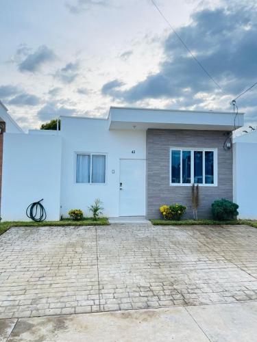 Exclusivo y céntrico en San Miguel (Exclusivo y centrico en San Miguel) in Jucuaran