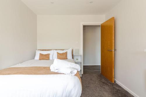 Large 2-Bedroom Apartment, Liverpool City Centre - Sleeps up to 10, Liverpool (photo 9)