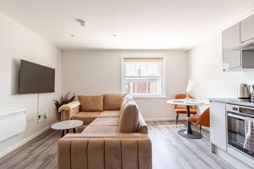 Large 2-Bedroom Apartment, Liverpool City Centre - Sleeps up to 10, Liverpool (photo 5)