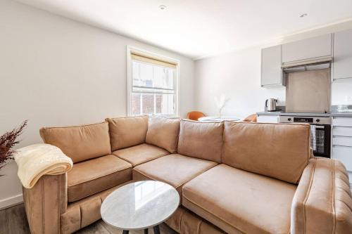 Large 2-Bedroom Apartment, Liverpool City Centre - Sleeps up to 10, Liverpool (photo 10)