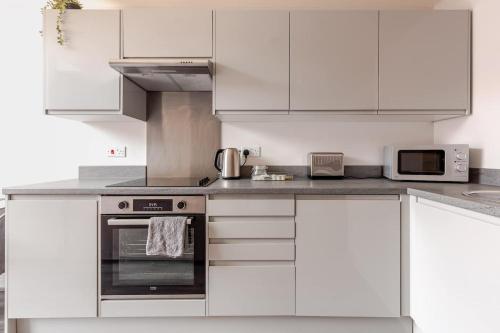 Spacious 2Bed Central Liverpool Nightlife & Events, sleeps up to 10, Liverpool (photo 8)